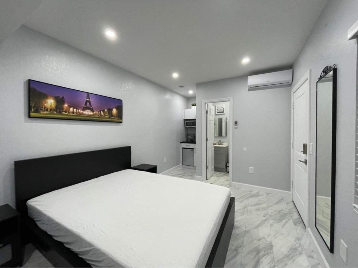The Little Paris Suite Tampa Eksteriør bilde